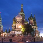 Schon in Moskau ist es am späten Abend noch recht hell: Die Basilius-Kathedrale gegen 23.00 Uhr am 22. Juni